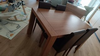 Mesa de comedor con 4 sillas