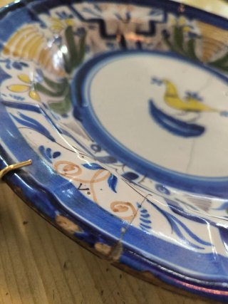 Plato Manises siglo XIX decorado