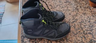 Botas Boriken todo terreno negras y grises
