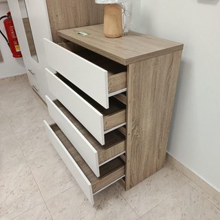 Dormitorio: Armario, Cabecero, Cómoda, 2 Mesitas