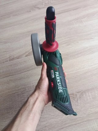 Radial Parkside a batería con caja .