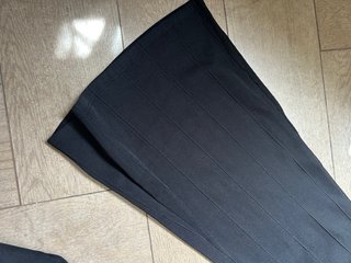 Pantalones acampanados negros con abertura