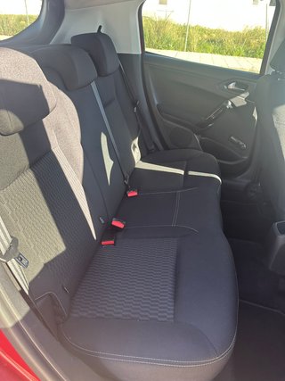 Peugeot 208 style año 2017