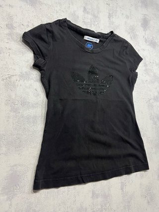 Camiseta Adidas con pedrería