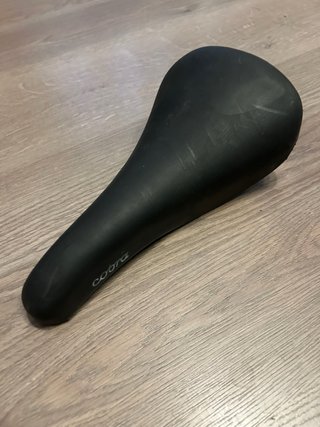 Sillín Cobra Negro