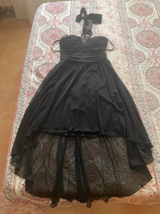 Vestido de fiesta negro con pedrería