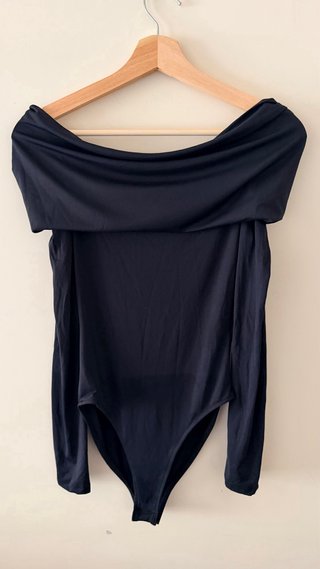 Lote 2 bodys Zara negro y verde