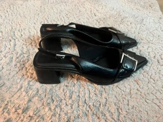 Zapatos de mujer negros con hebilla
