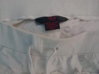 Falda blanca con volantes