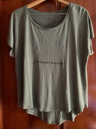 Lote 3 camisetas y pantalón talla XL talla 44