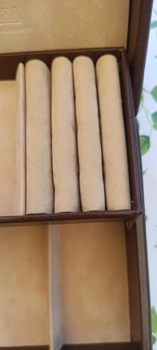 Elegante cofanetto gioielli Sacher marrone e beige