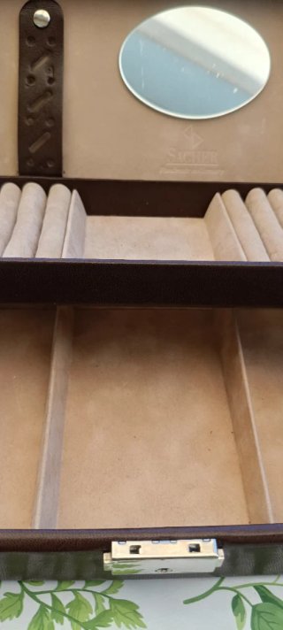 Elegante cofanetto gioielli Sacher marrone e beige