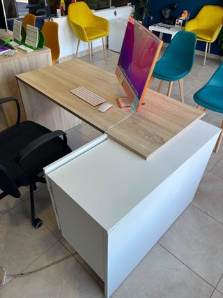 Escritorio moderno blanco y madera 4 disponible