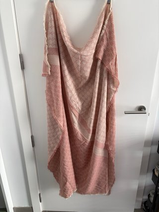 Pañuelo Gucci GG Monogram Rosa