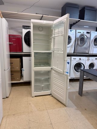 Nevera Liebherr 200x60 con garantía
