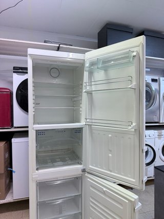 Nevera Liebherr 200x60 con garantía