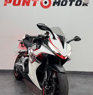 Zontes 703RR Deportiva Roja y Blanca