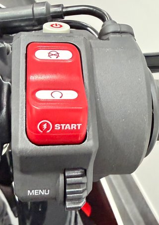 Zontes 703RR Deportiva Roja y Blanca