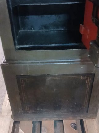 ANTIGUA CAJA FUERTE  CON SU CLAVE Y SUS LLAVES