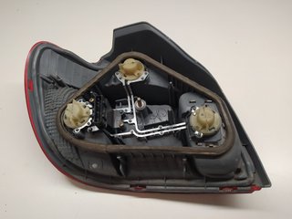 PILOTO TRASERO DERECHO TOYOTA YARIS (NCP1/NLP1/SCP1) *