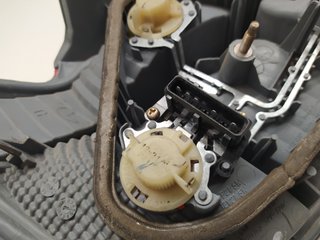 PILOTO TRASERO DERECHO TOYOTA YARIS (NCP1/NLP1/SCP1) *