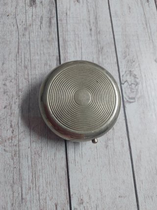 Pastillero vintage metal y cuero Leone