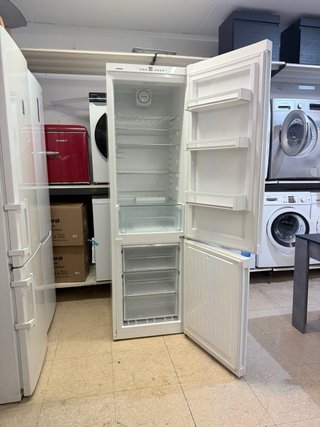 Nevera Liebherr 200x60 con garantía
