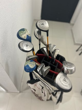 Bolsa de golf TaylorMade con palos