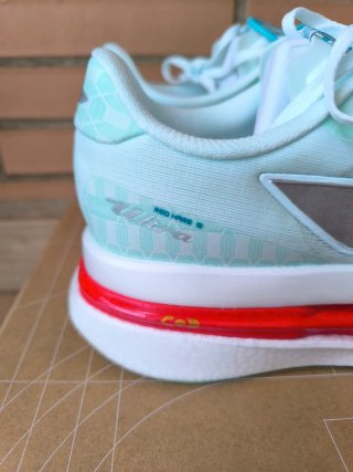 Li Ning Red Hare 9 Ultra T44 running