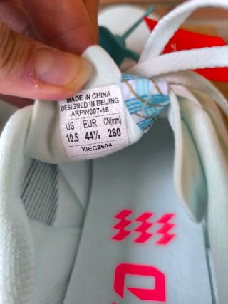 Li Ning Red Hare 9 Ultra T44 running