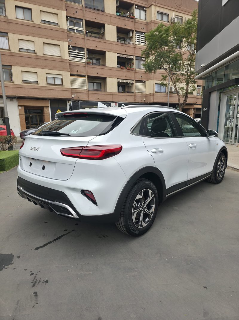Kia XCeed 2025, foto 4