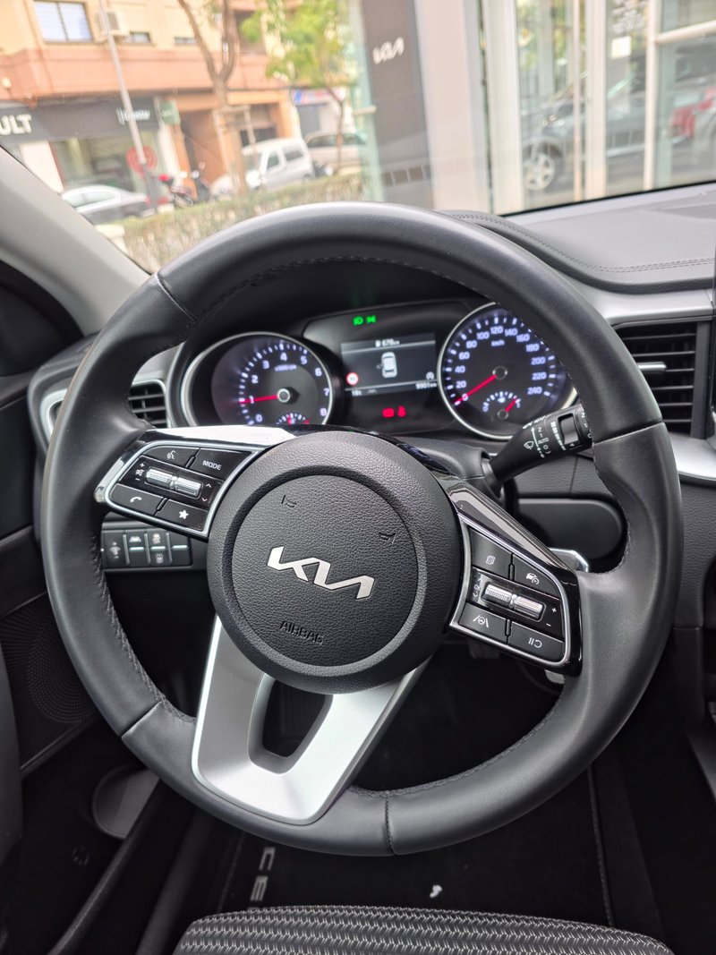 Kia XCeed 2025, foto 17