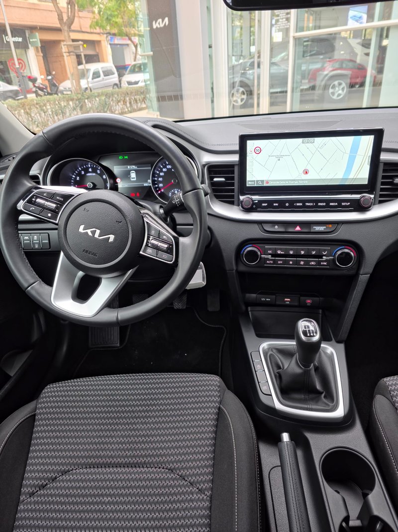 Kia XCeed 2025, foto 18
