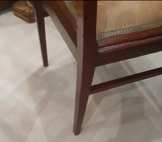 Sillón tapizado madera y tela mide 90cm alto 55 a.