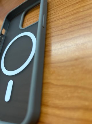 Custodia iPhone 13 Pro con magnete di ricarica