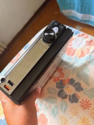 Pantalla: Panel táctil capacitivo de 7 pulgadas