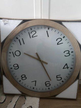 Reloj de pared madera y cristal