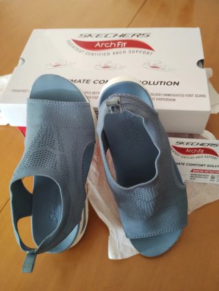 Sandalias Skechers Azul y Blanco