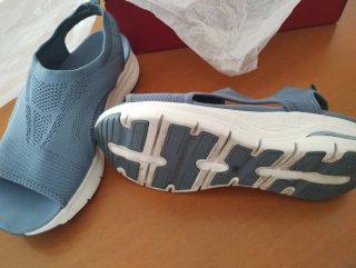 Sandalias Skechers Azul y Blanco