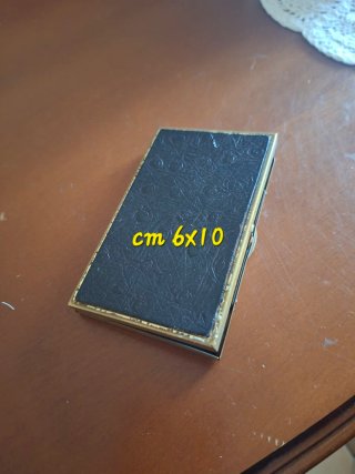 Porta sigarette vintage nero e oro