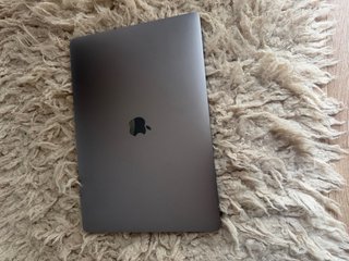 MacBook Pro A1990 Argento/Grigio Spaziale