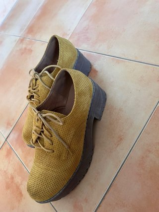 Zapatos mujer de vestir color mostaza