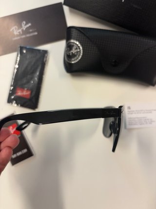 Occhiali Ray-Ban neri da sole