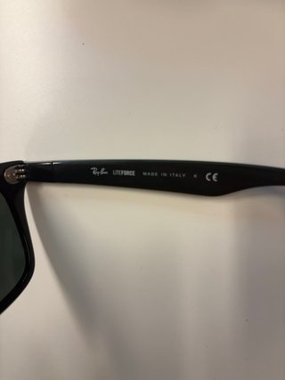 Occhiali Ray-Ban neri da sole