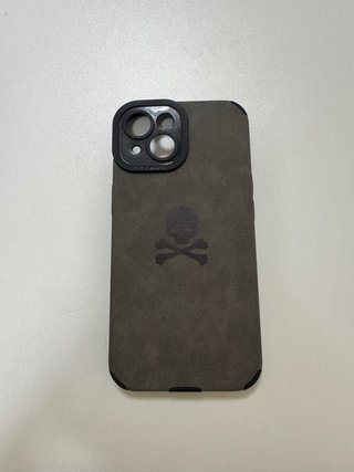 Funda iPhone 15 Calavera