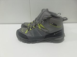 Botas montaña trekking niño