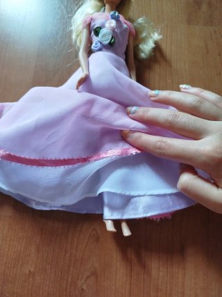 Muñeca Barbie Vestido Rosa Flores