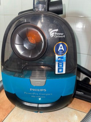 Aspiradora sin bolsa Philips Power Cyclone 4