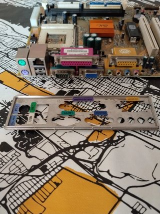 Placa Socket 370 + Tarjetas PCI + Backplate