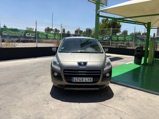 Peugeot 3008 HYBRID 4 2013